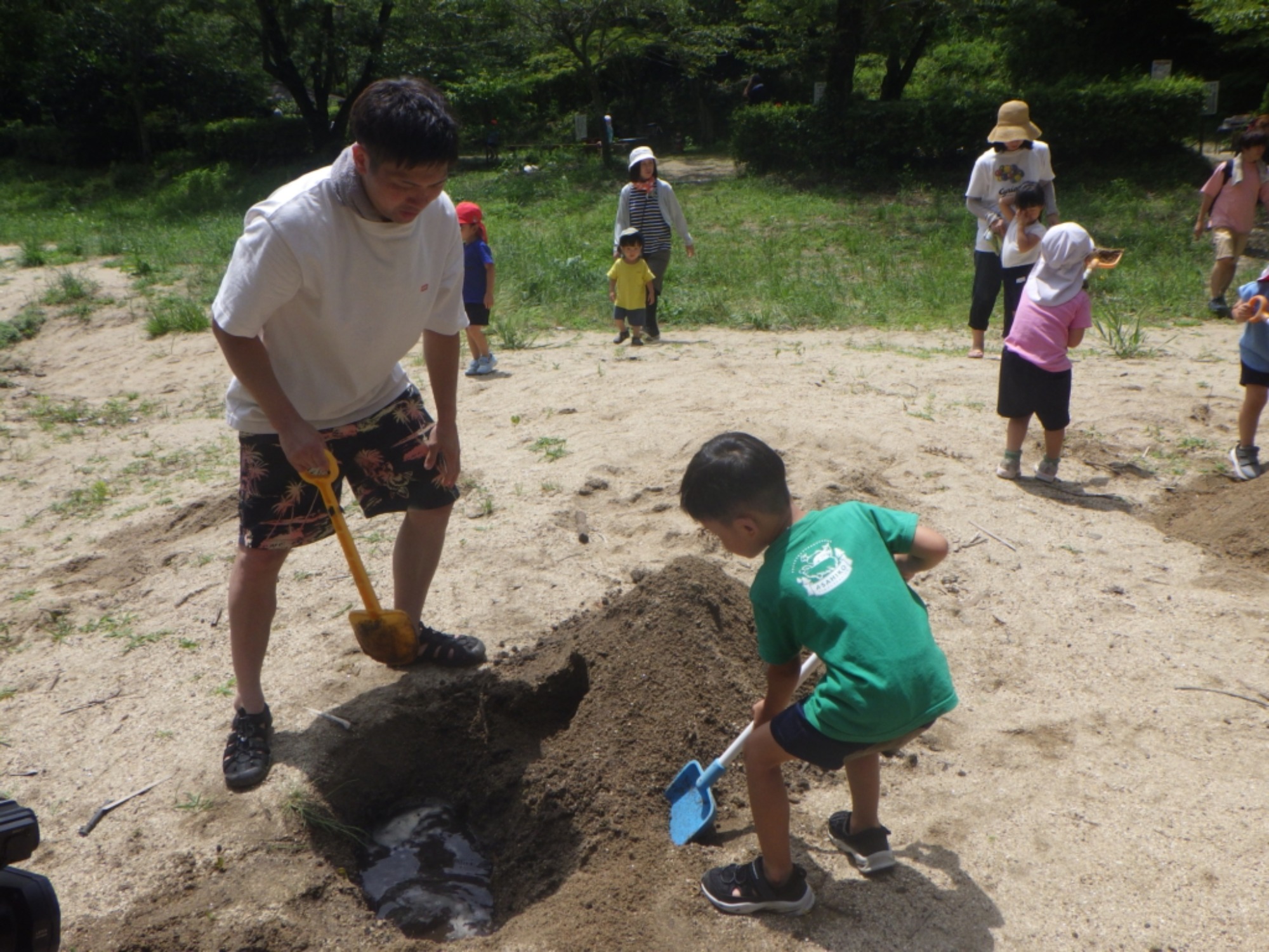 年中　川遊び園外保育（2/2）