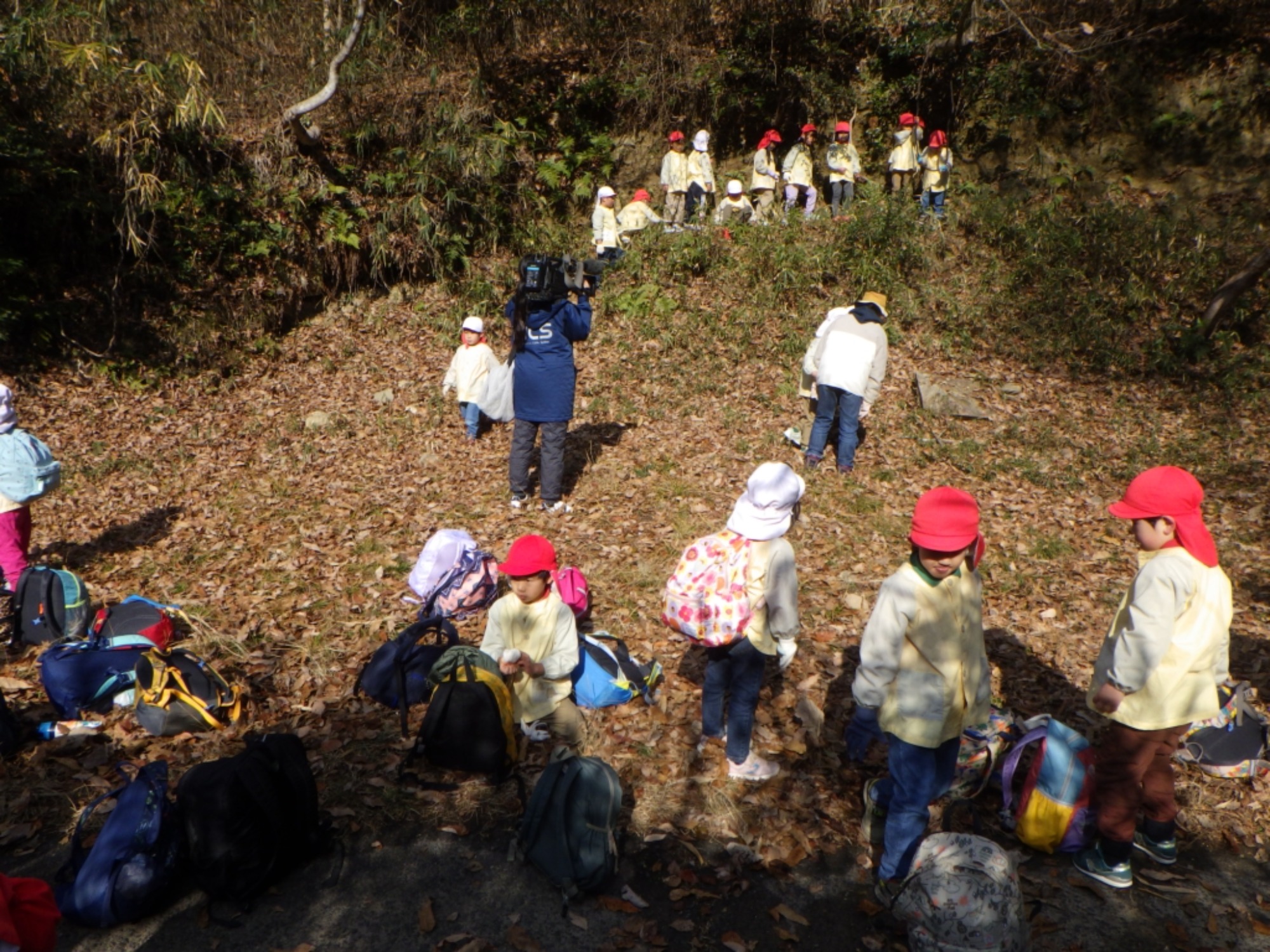 【年長】1/9　村積山　園外保育（1/3）