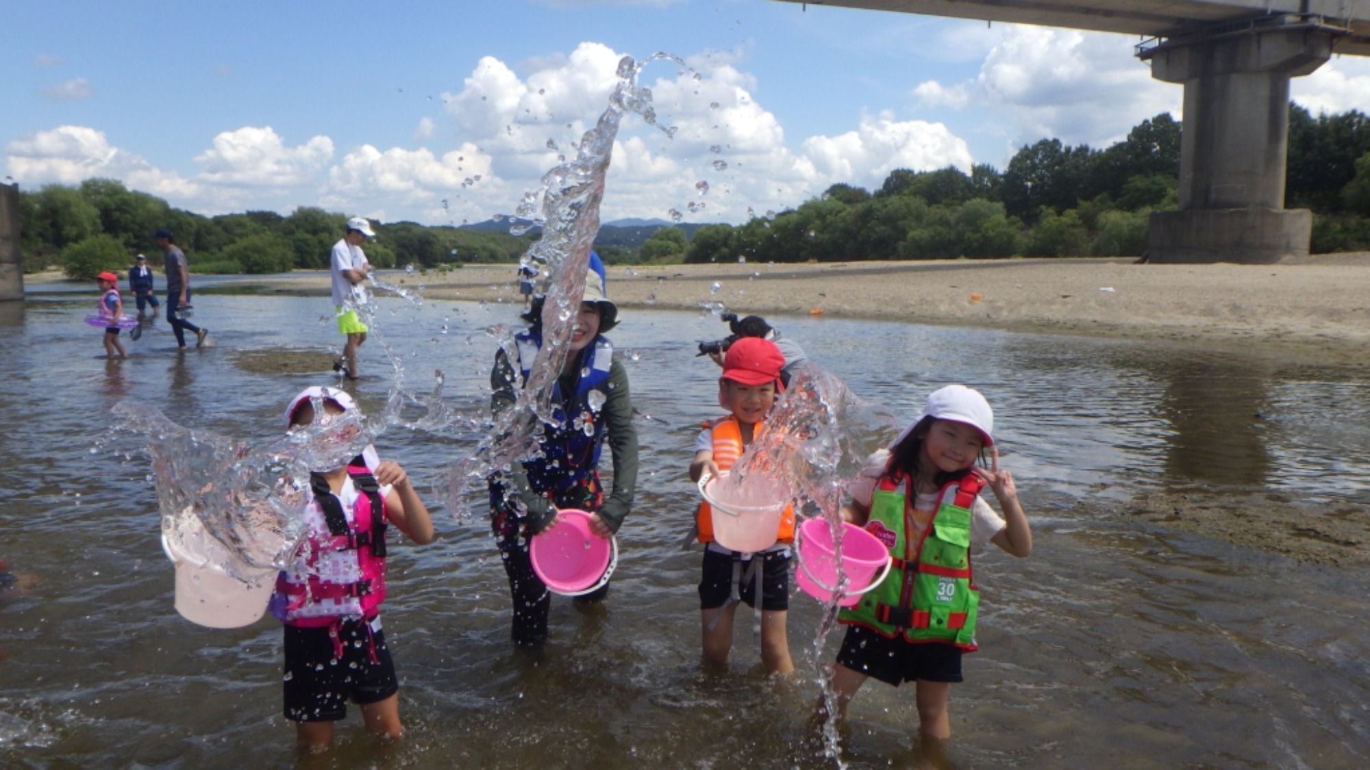 【年長】矢作川　川遊び園外保育（1/2）