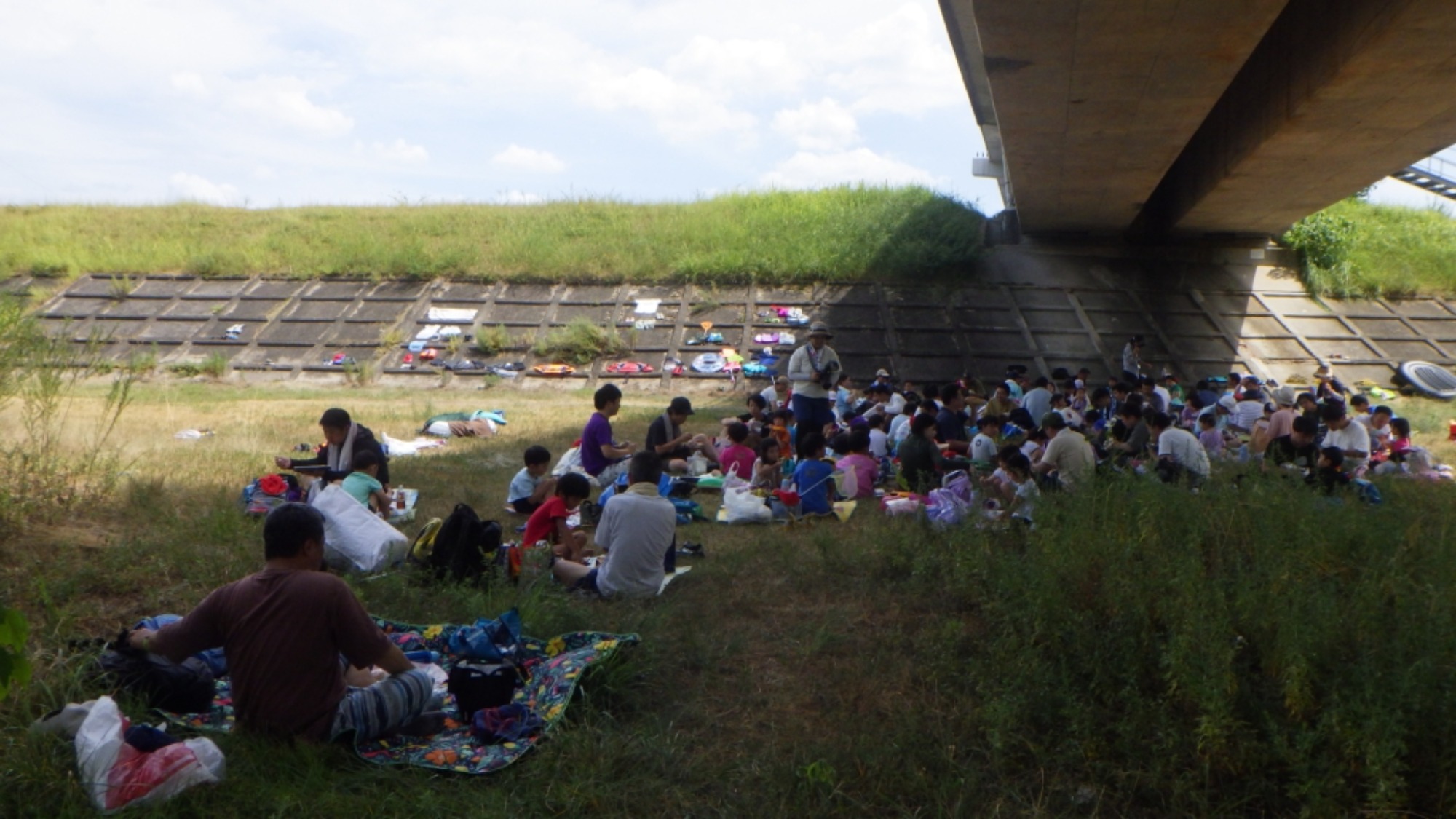 【年長】矢作川　川遊び園外保育（2/2）