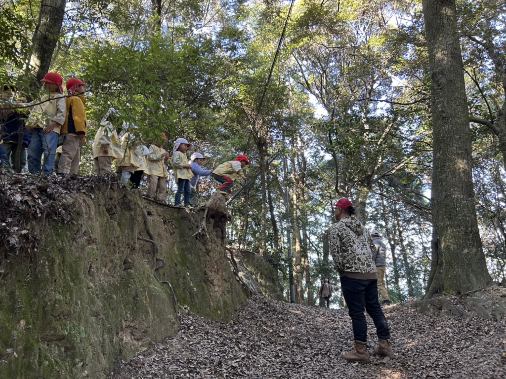 【年長】11/7　村積山　園外保育（3/4）
