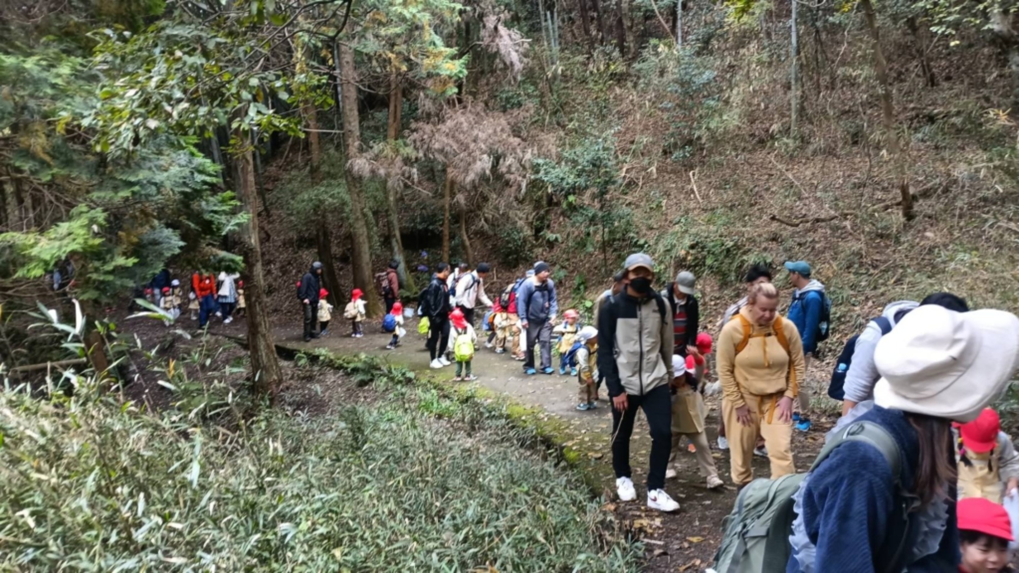 【年少】11/11　村積山　園外保育（1/3）