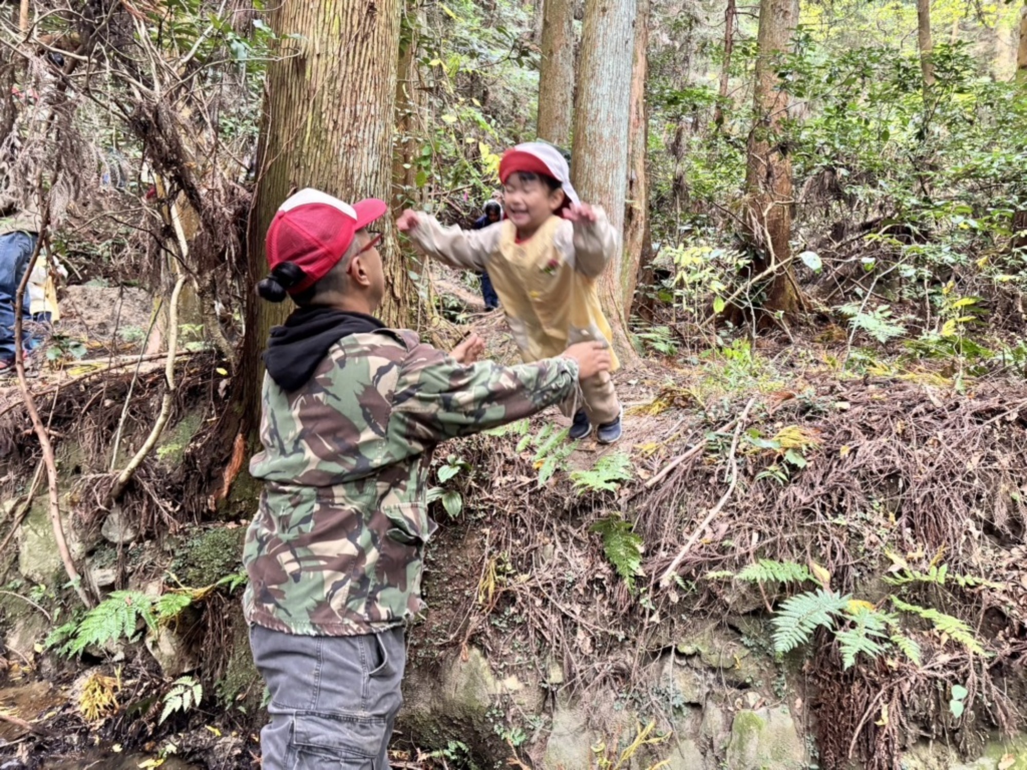 【年少】11/11　村積山　園外保育（2/3）