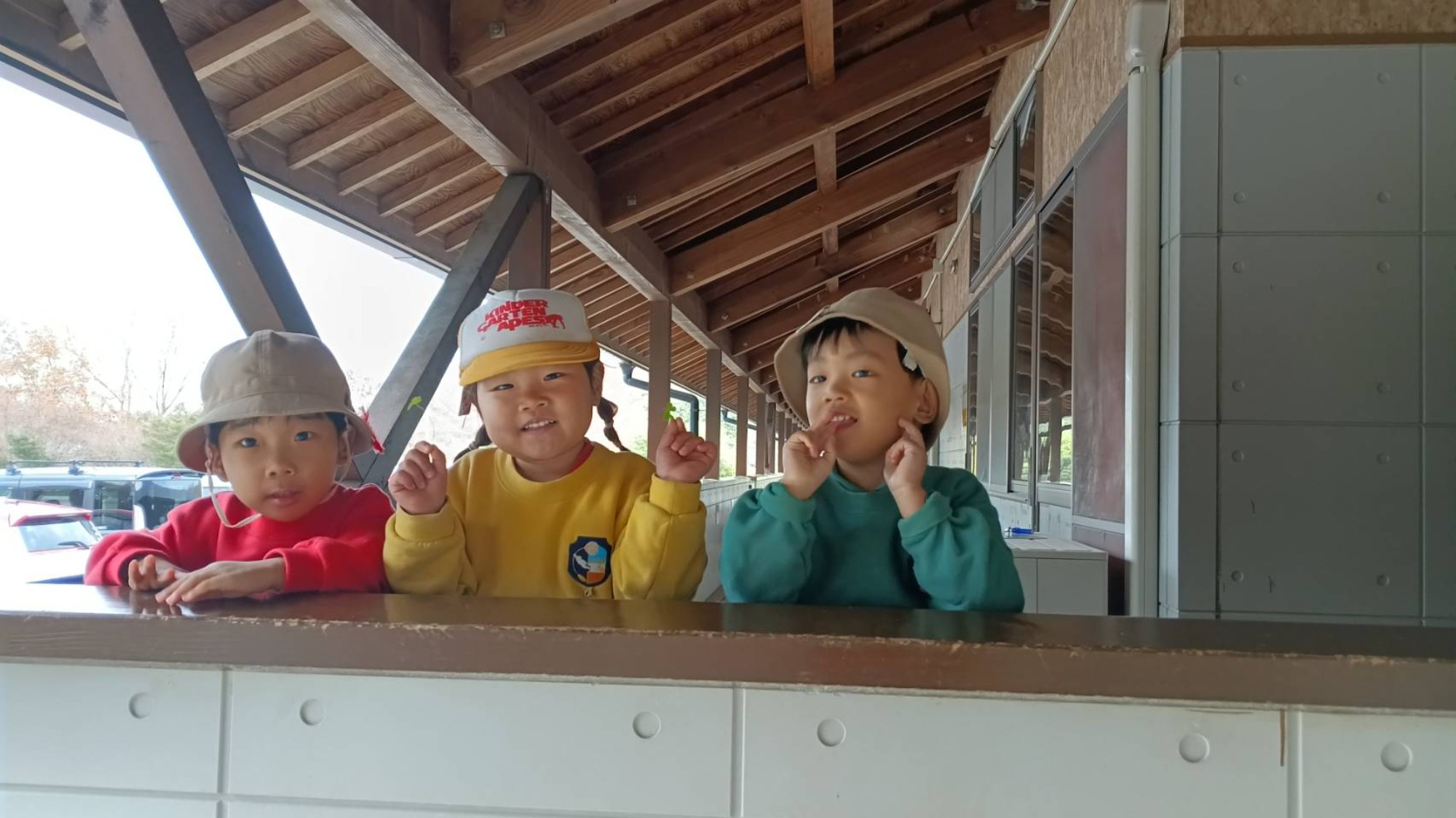 園外、明日アップします