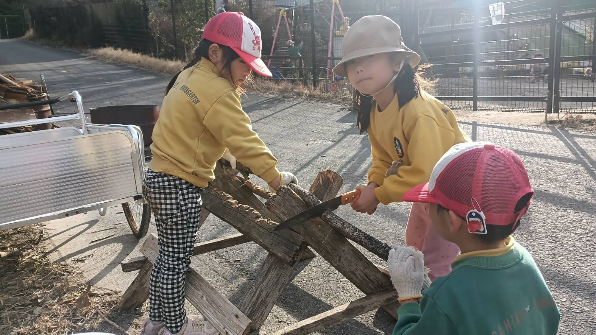 発表会・給食・薪切り・焼きいも