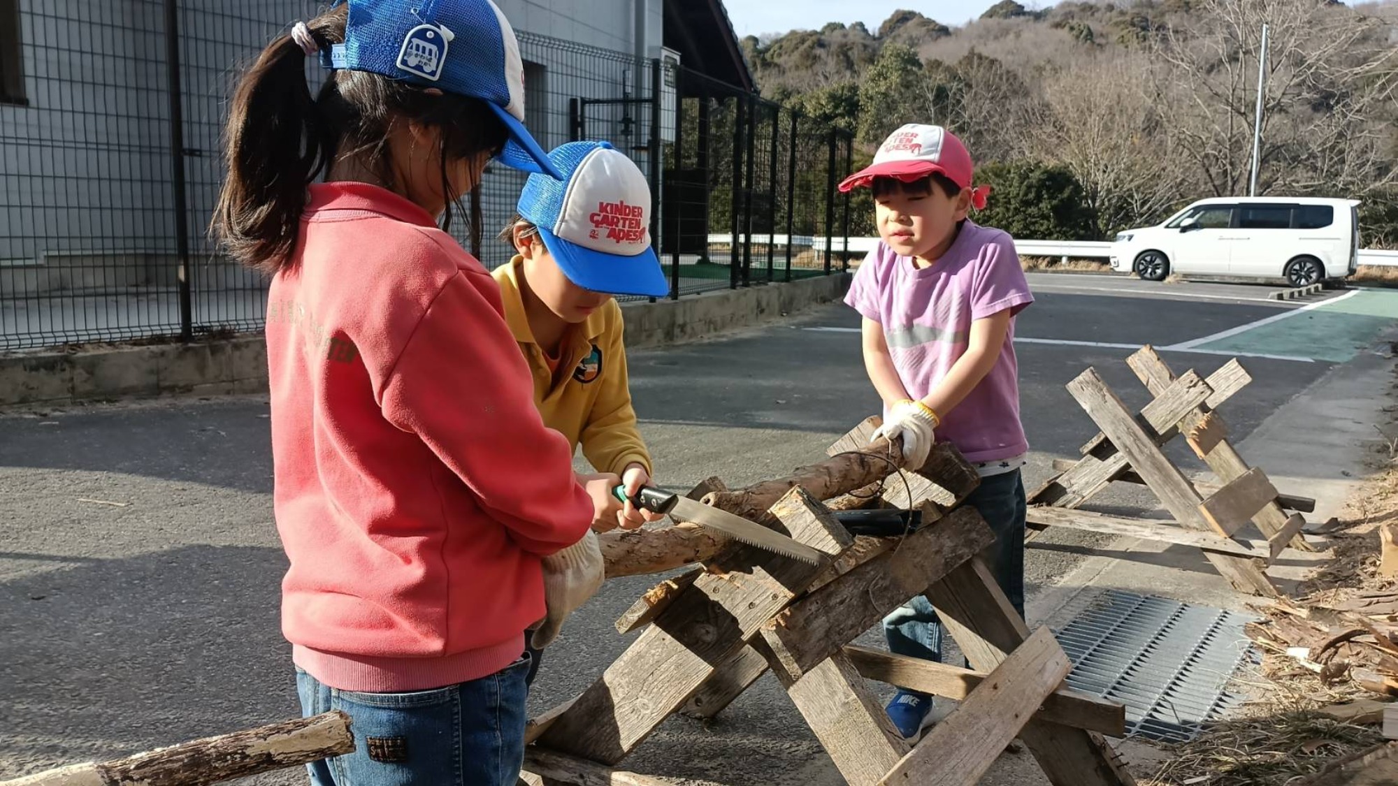 発表会・給食・薪切り・焼きいも