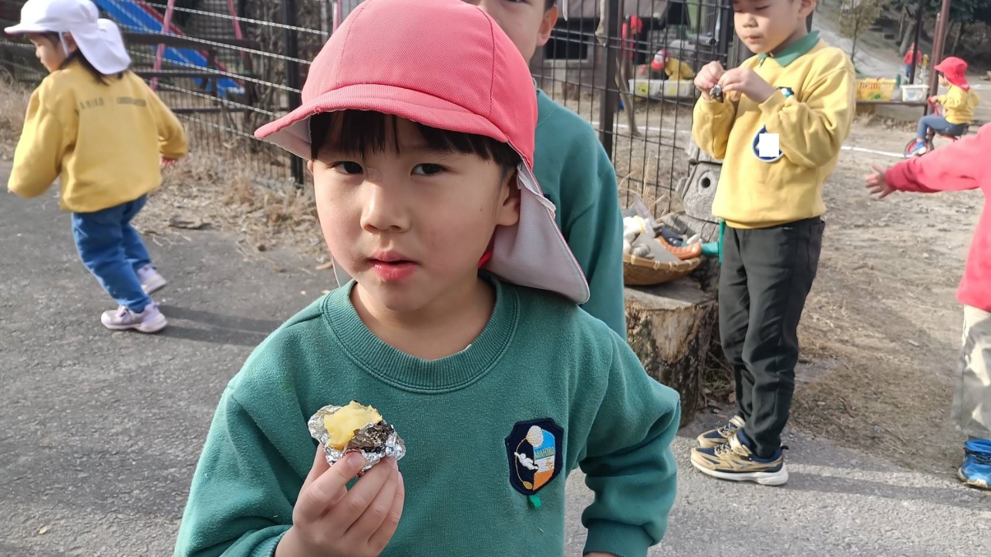 発表会・給食・薪切り・焼きいも