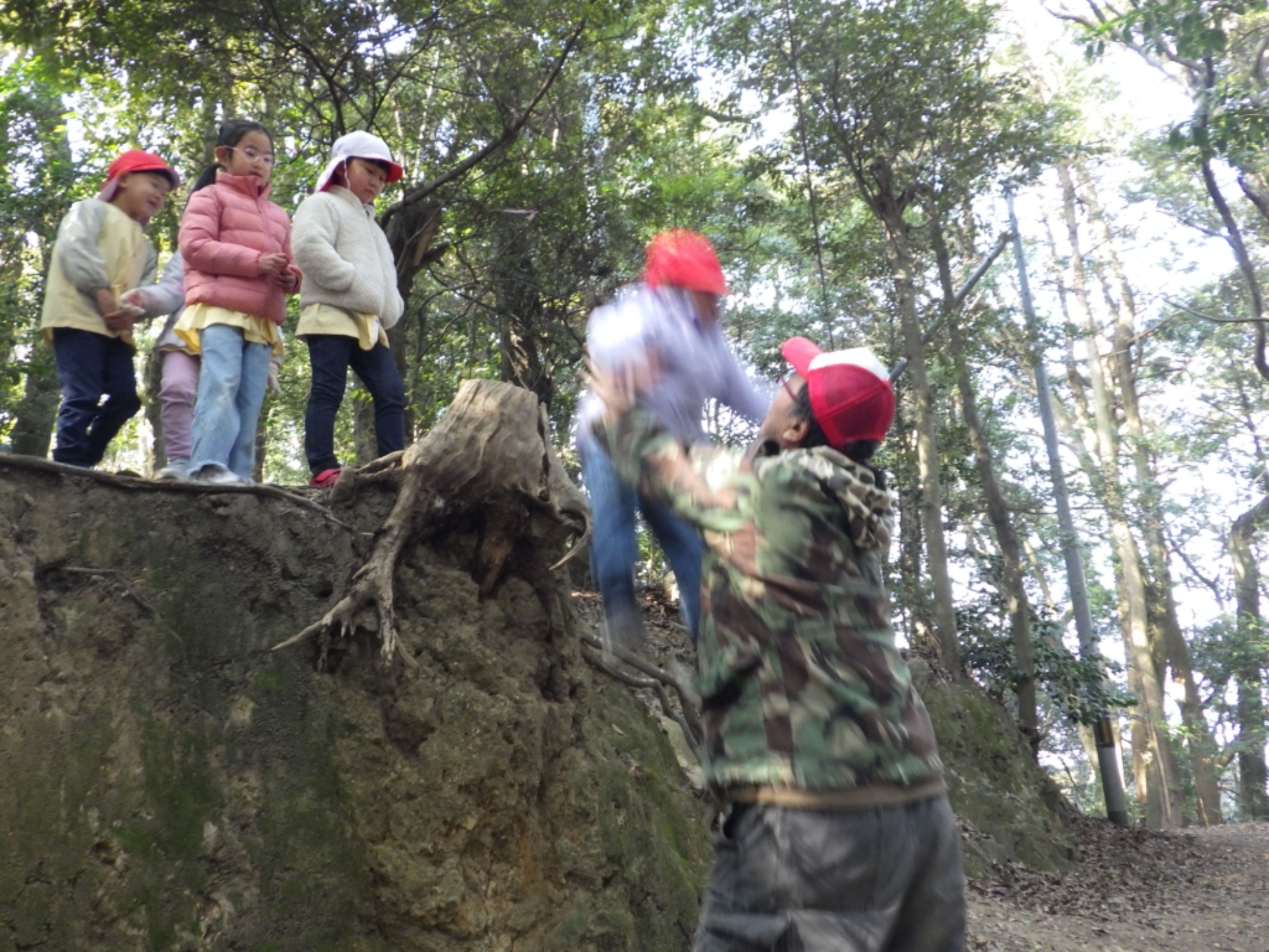 【年長】2/16 村積山 園外保育(3/4)