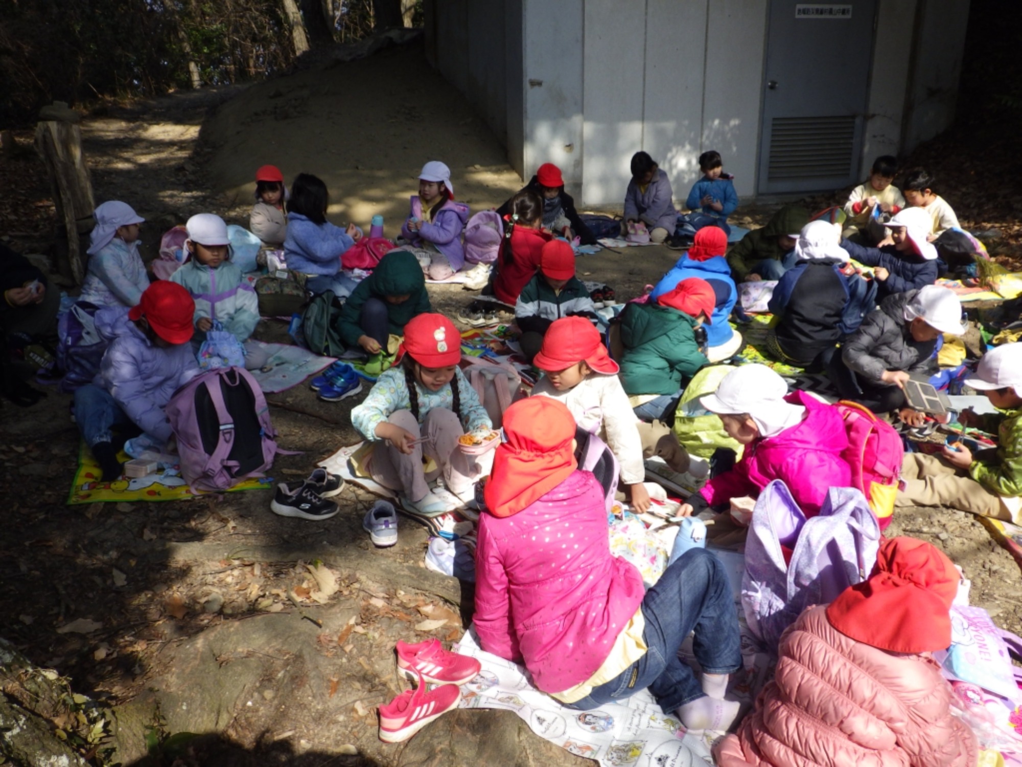 【年長】2/16 村積山 園外保育(3/4)